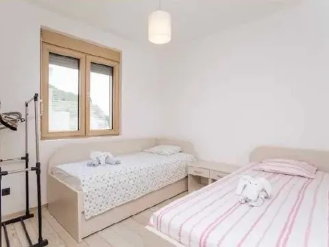 Izdavanje, dvosoban stan, 60m², Donja Lastva, Tivat - image 10