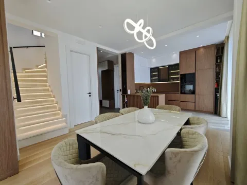 Rent, house, 190m², Krimovica, Kotor - image 2