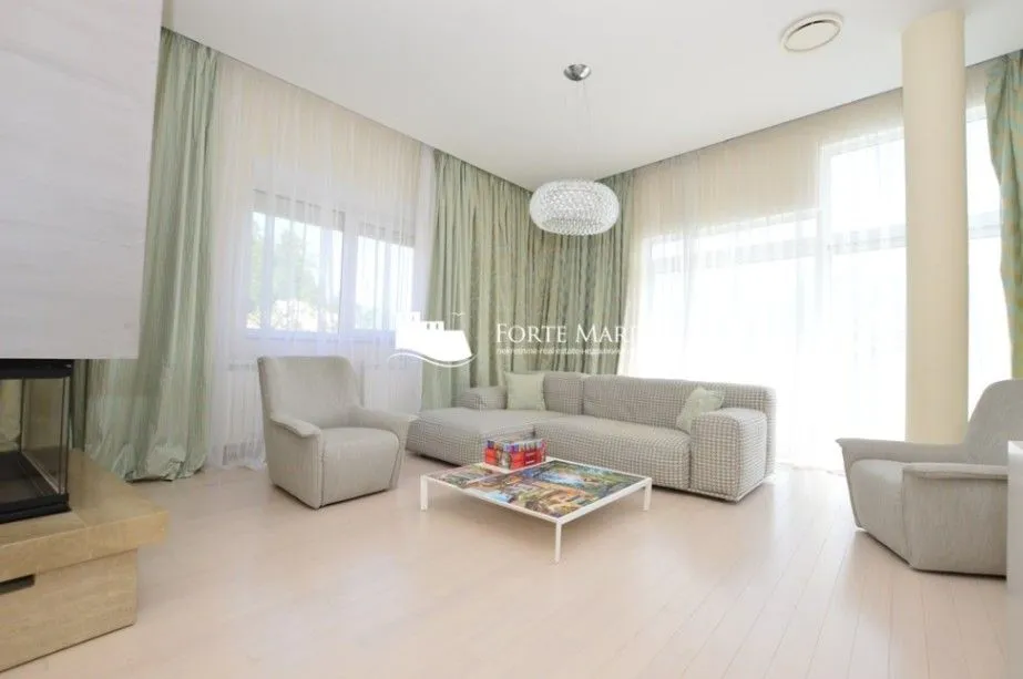 Prodaja, kuća, 285m², Njivice, Herceg Novi
