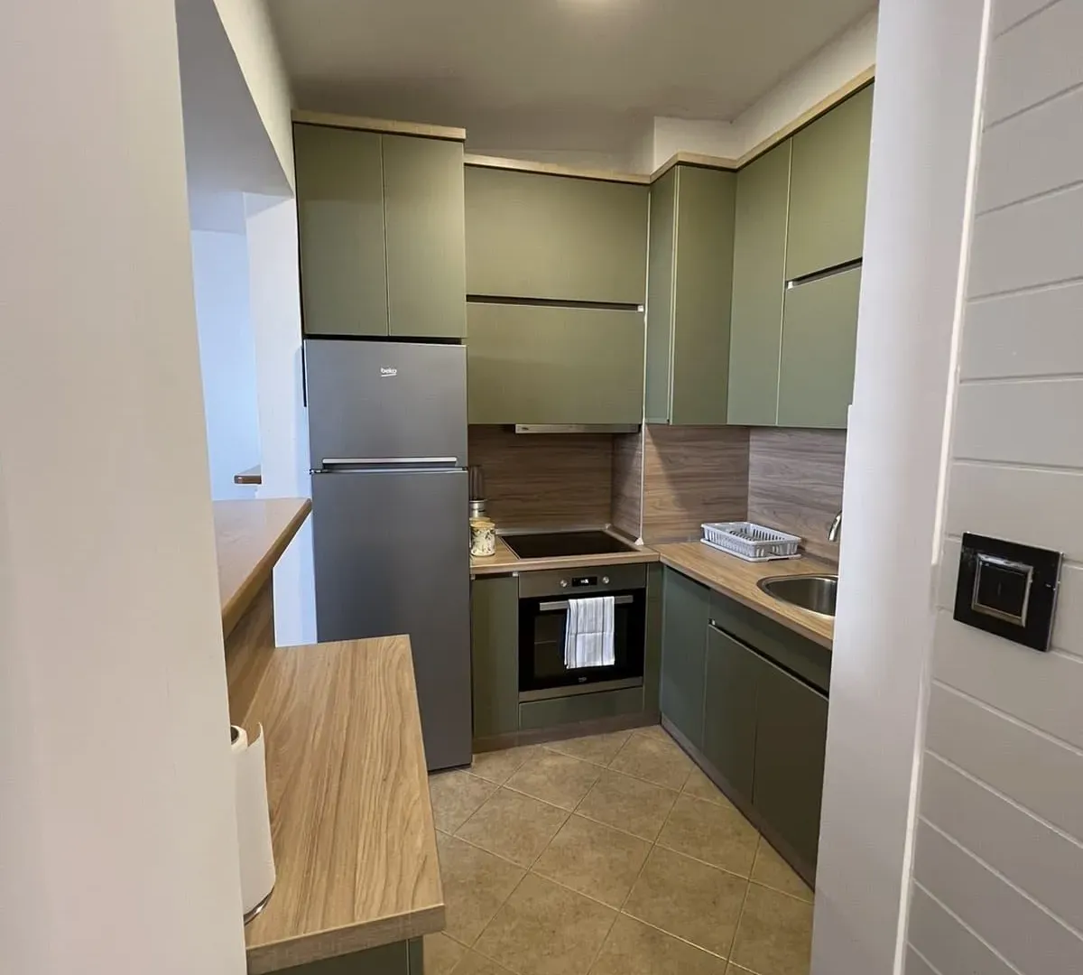 Izdavanje, jednosoban stan, 71m², Stari Aerodrom, Podgorica