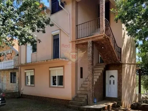 Sale, house, 239m², Tivat, Crna Gora
