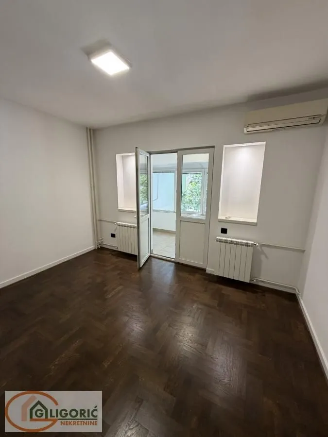 Sale, three bedroom apartment, 103m², Cvetni Trg, Vračar Sve Podlokacije