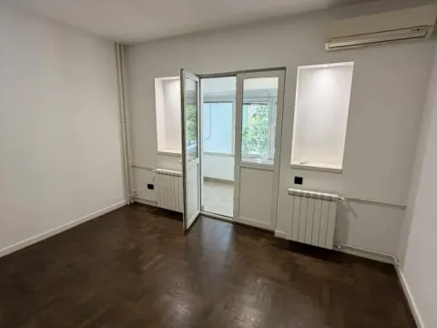 Sale, three bedroom apartment, 103m², Cvetni Trg, Vračar Sve Podlokacije - image 10