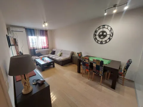 Izdavanje, jednosoban stan, 47m², City Kvart, Podgorica - image 2