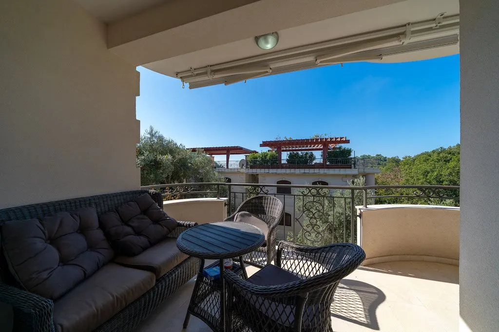 Sale, apartment, 86m², Petrovac, Budva