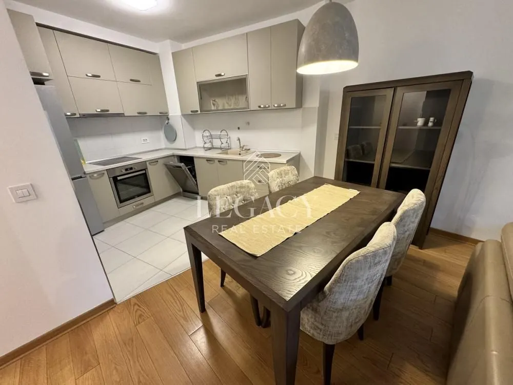 Izdavanje, dvosoban stan, 57m², Južni Bulevar, Vračar Sve Podlokacije