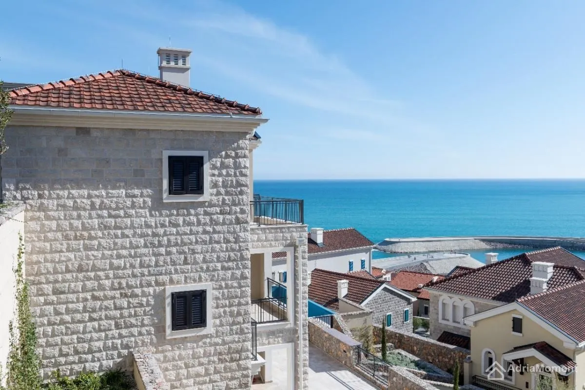 Prodaja, dvosoban stan, 143m², Radovići, Tivat