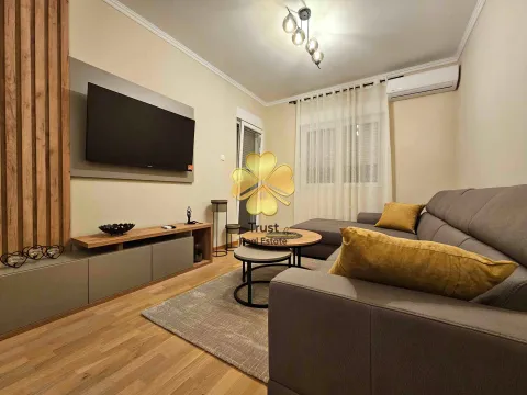 Izdavanje, jednosoban stan, 45m², Pobrežje, Podgorica