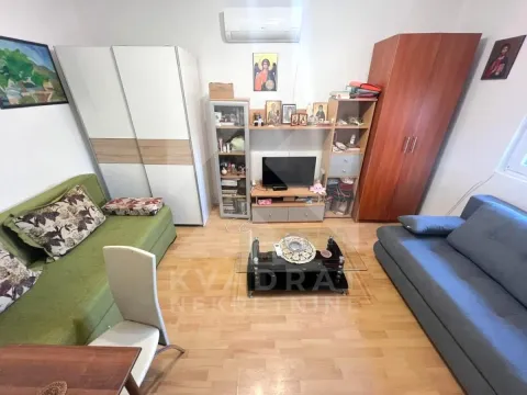 Rent, one bedroom apartment, 37m², Dalmatinska ulica, Podgorica - image 2