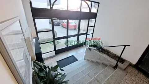 Izdavanje, dvosoban stan, 78m², Centar, Novi Sad - image 19