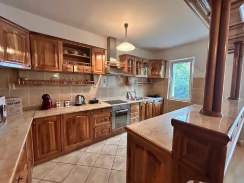 Izdavanje, dvosoban stan, 100m², Kalimanj, Tivat - image 12