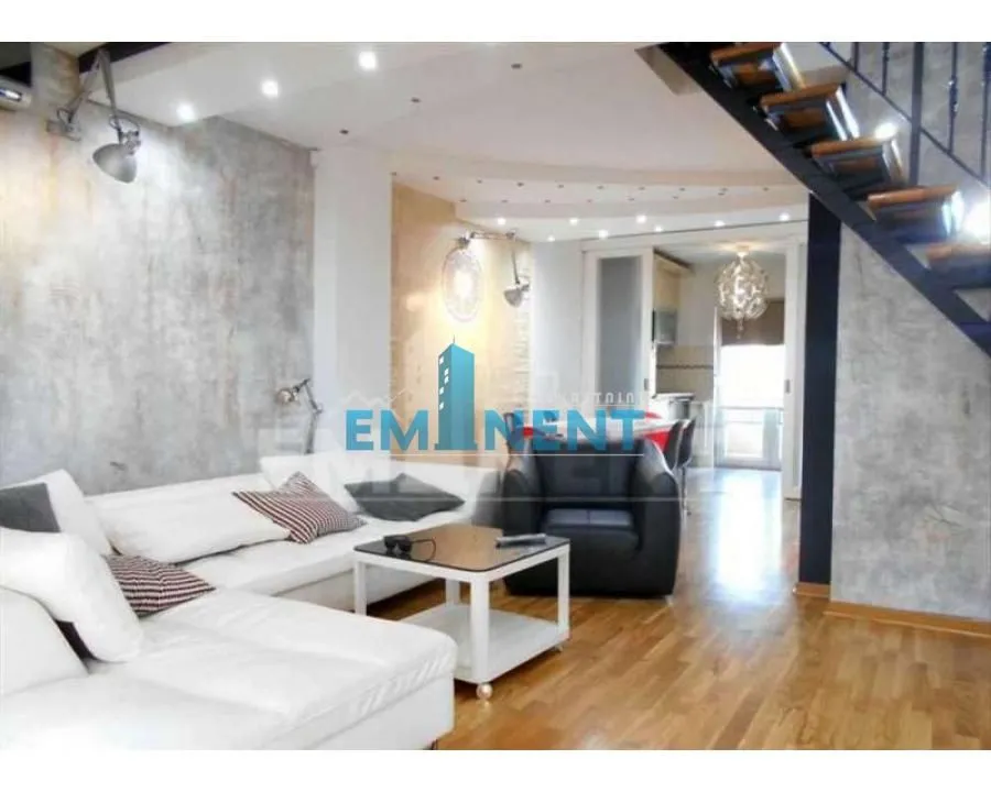 Izdavanje, četvorosoban stan, 140m², Đeram Pijaca, Beograd