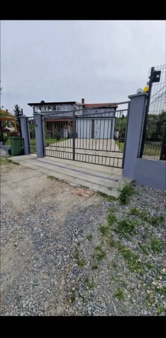 Prodaja, kuća, 320m², Grocka (mesto), Grocka