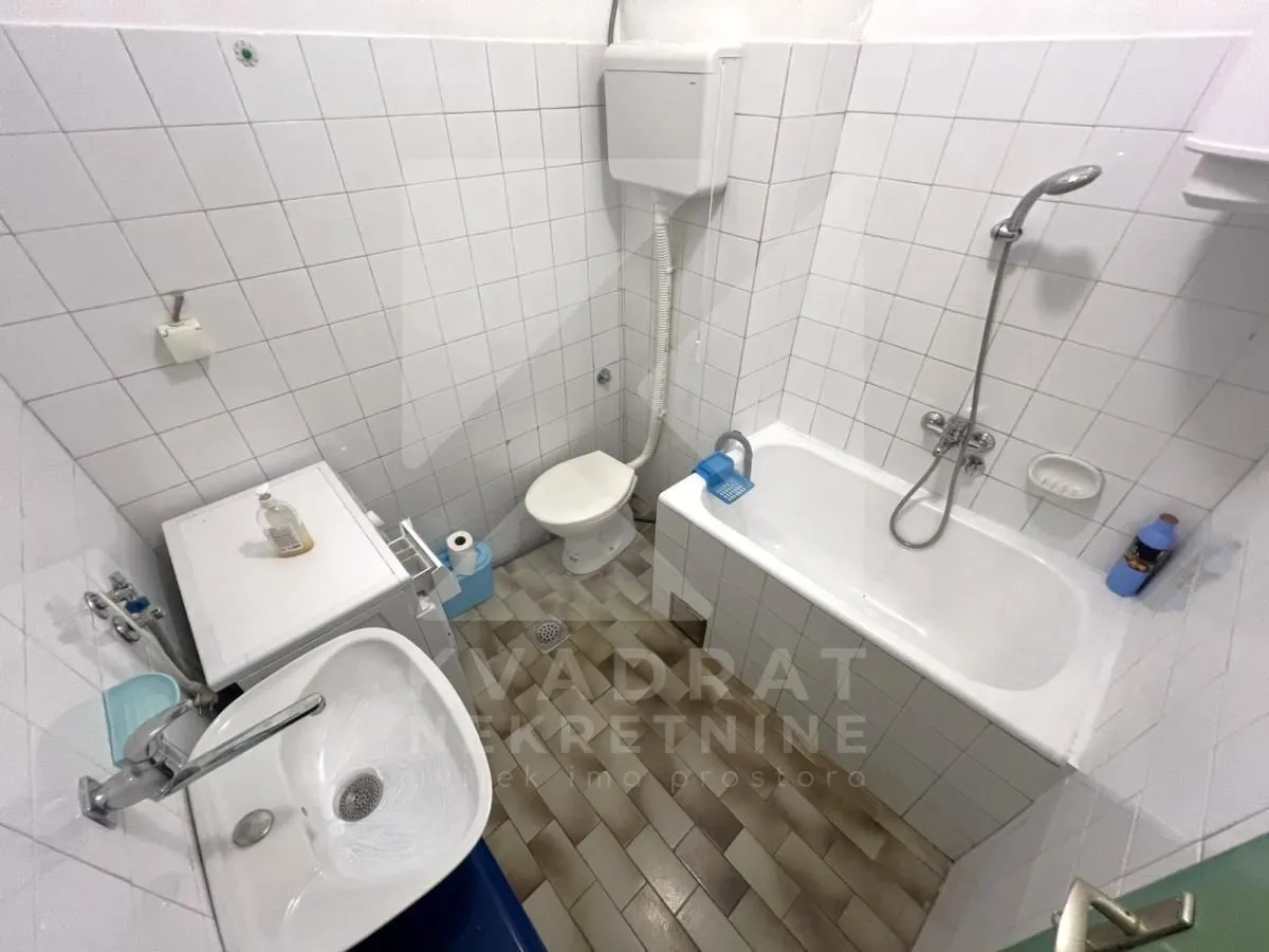 Izdavanje, jednosoban stan, 50m², Tuški Put, Podgorica