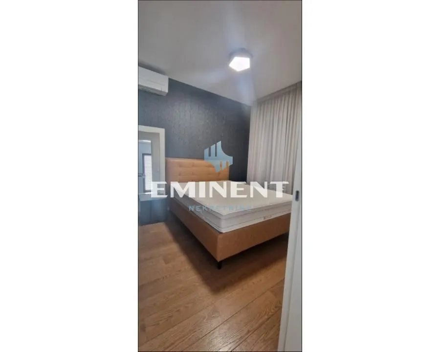 Izdavanje, dvosoban stan, 61m², Savski Venac, Beograd