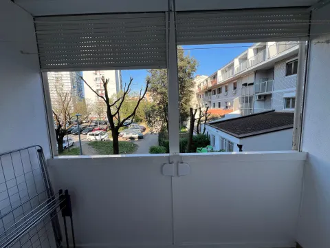 Izdavanje, trosoban stan, 108m², Momišići, Podgorica - image 14