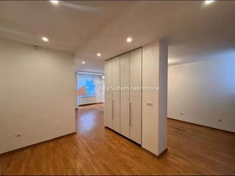 Stan in Vračar Sve Podlokacije