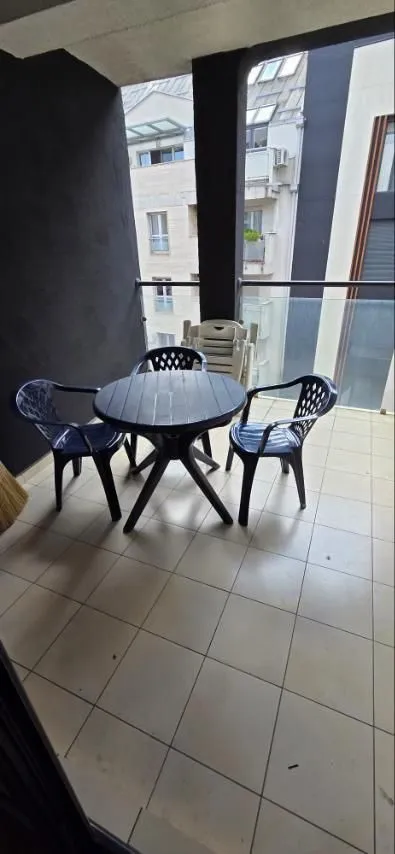 Izdavanje, trosoban stan, 86m², Neimar, Vračar Sve Podlokacije