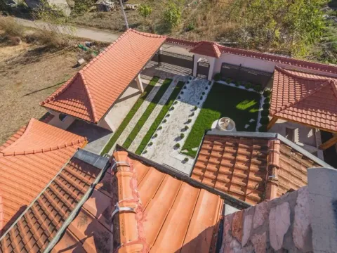 Prodaja, kuća, 200m², Donji Kokoti, Podgorica - image 31