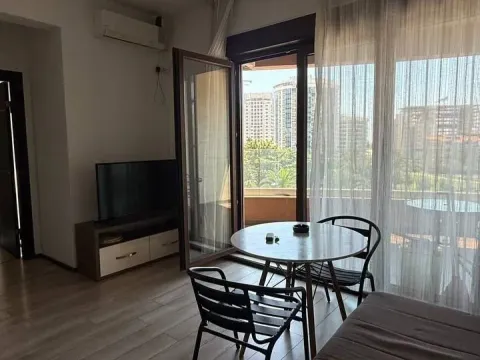 Prodaja, jednosoban stan, 38m², Centar, Budva - image 1