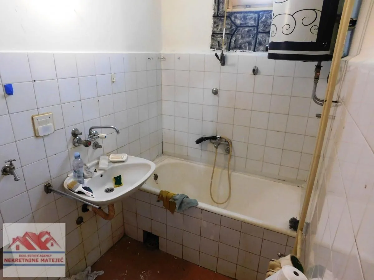 Prodaja, jednosoban stan, 42m², Stanovo, Kragujevac