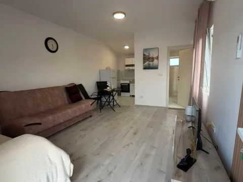 Izdavanje, garsonjera, 36m², Radanovići, Kotor - image 4