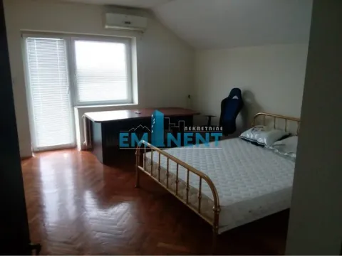 Izdavanje, kuća, 360m², Zemun Gornji Grad, Zemun Sve Podlokacije - image 8