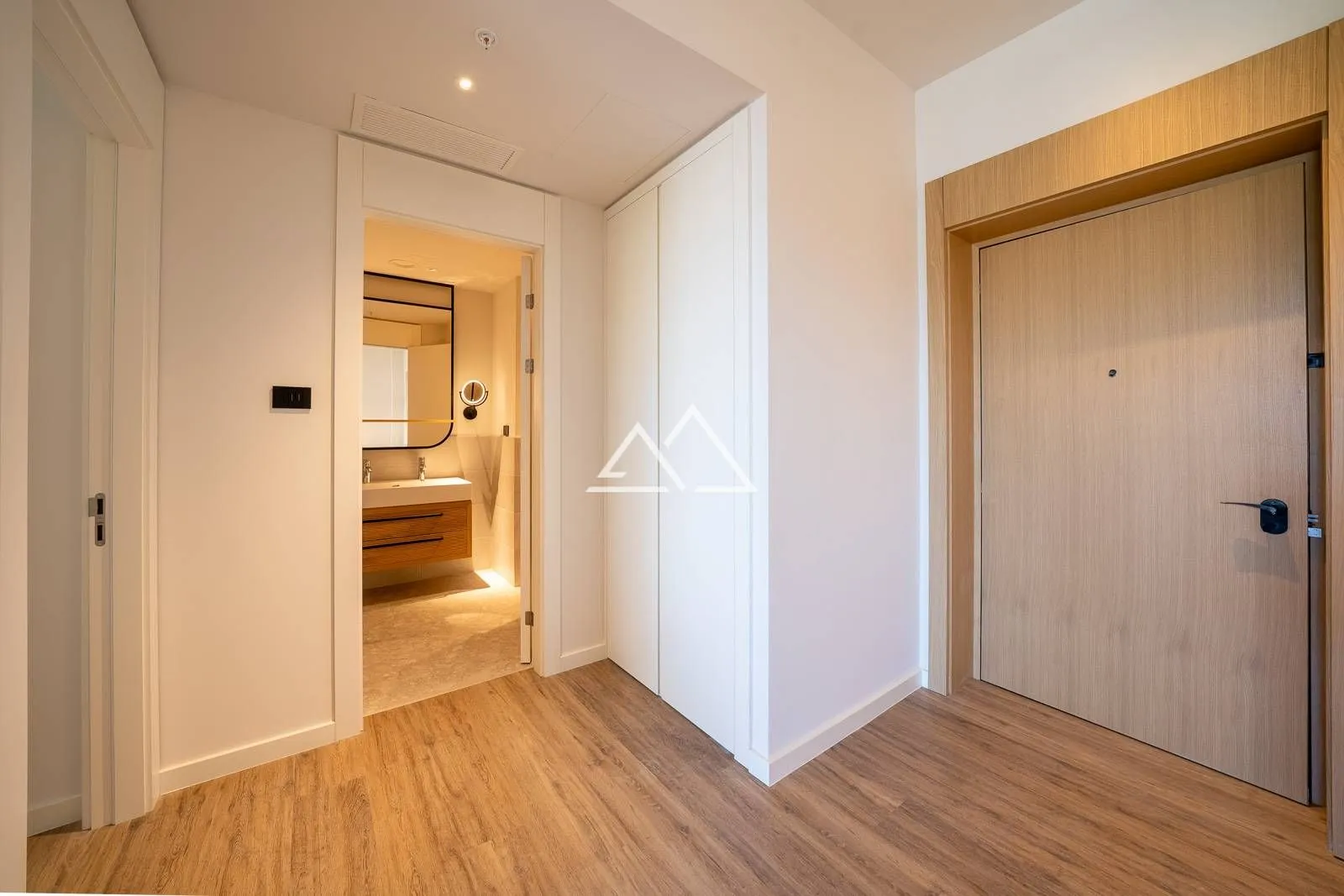 Prodaja, jednosoban stan, 63m², Tivat, Crna Gora