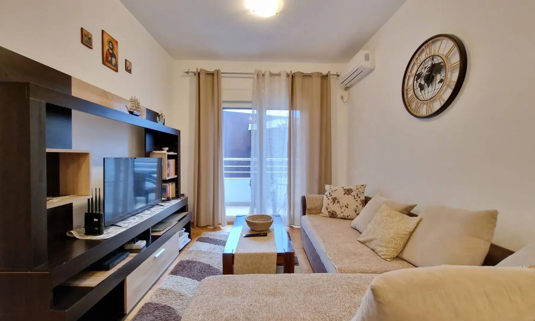Izdavanje, dvosoban stan, 50m², Budva, Crna Gora
