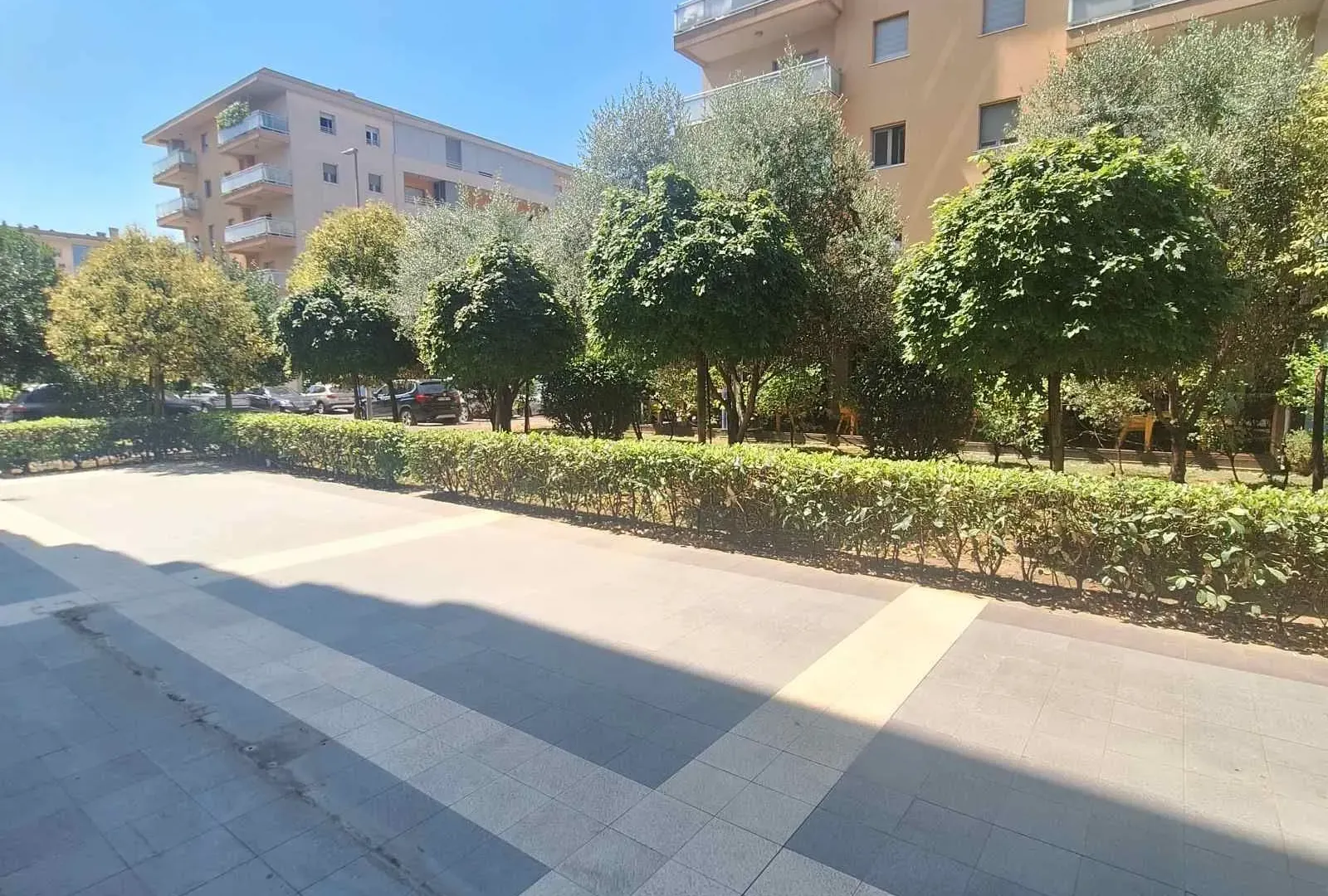 Izdavanje, poslovni prostor, 300m², City Kvart, Podgorica