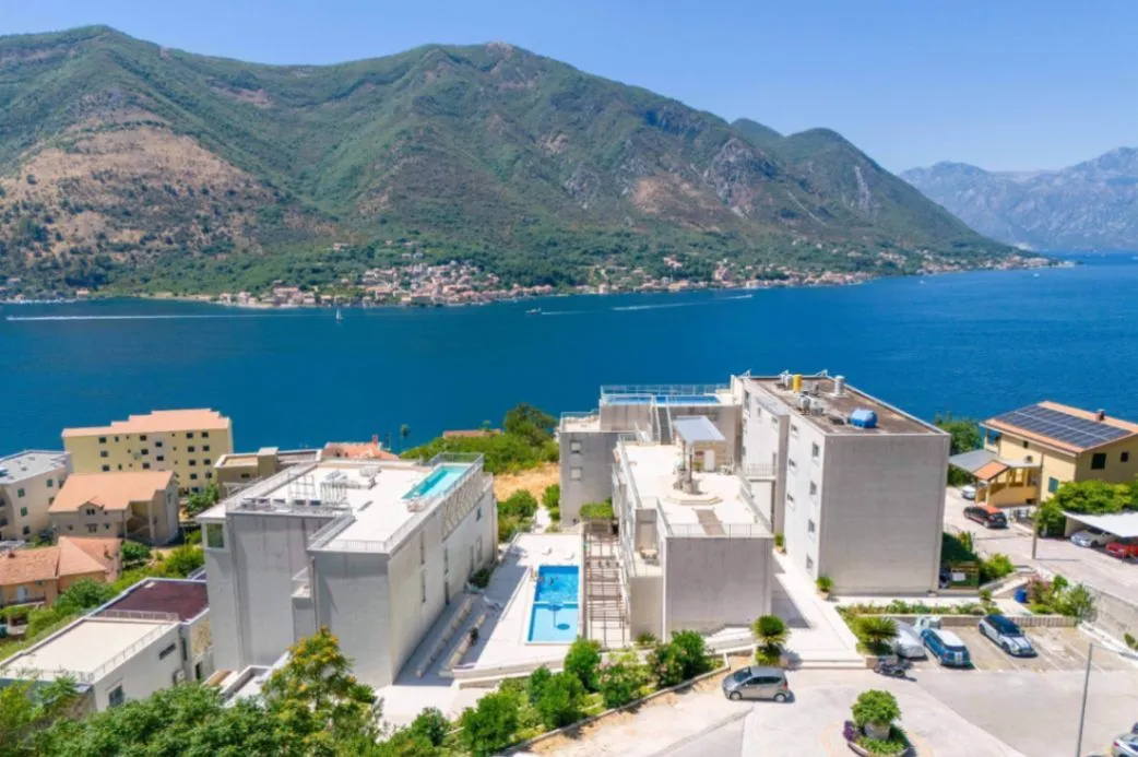 Prodaja, jednosoban stan, 50m², Dobrota, Kotor