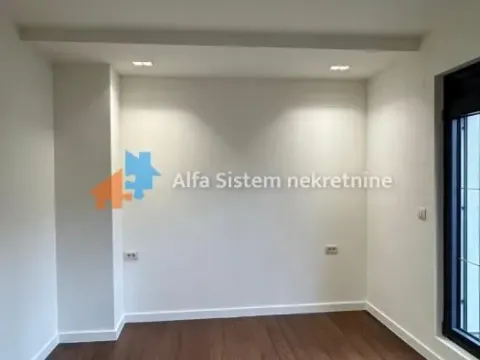 Izdavanje, trosoban stan, 113m², Vračar Centar, Vračar Sve Podlokacije - image 16