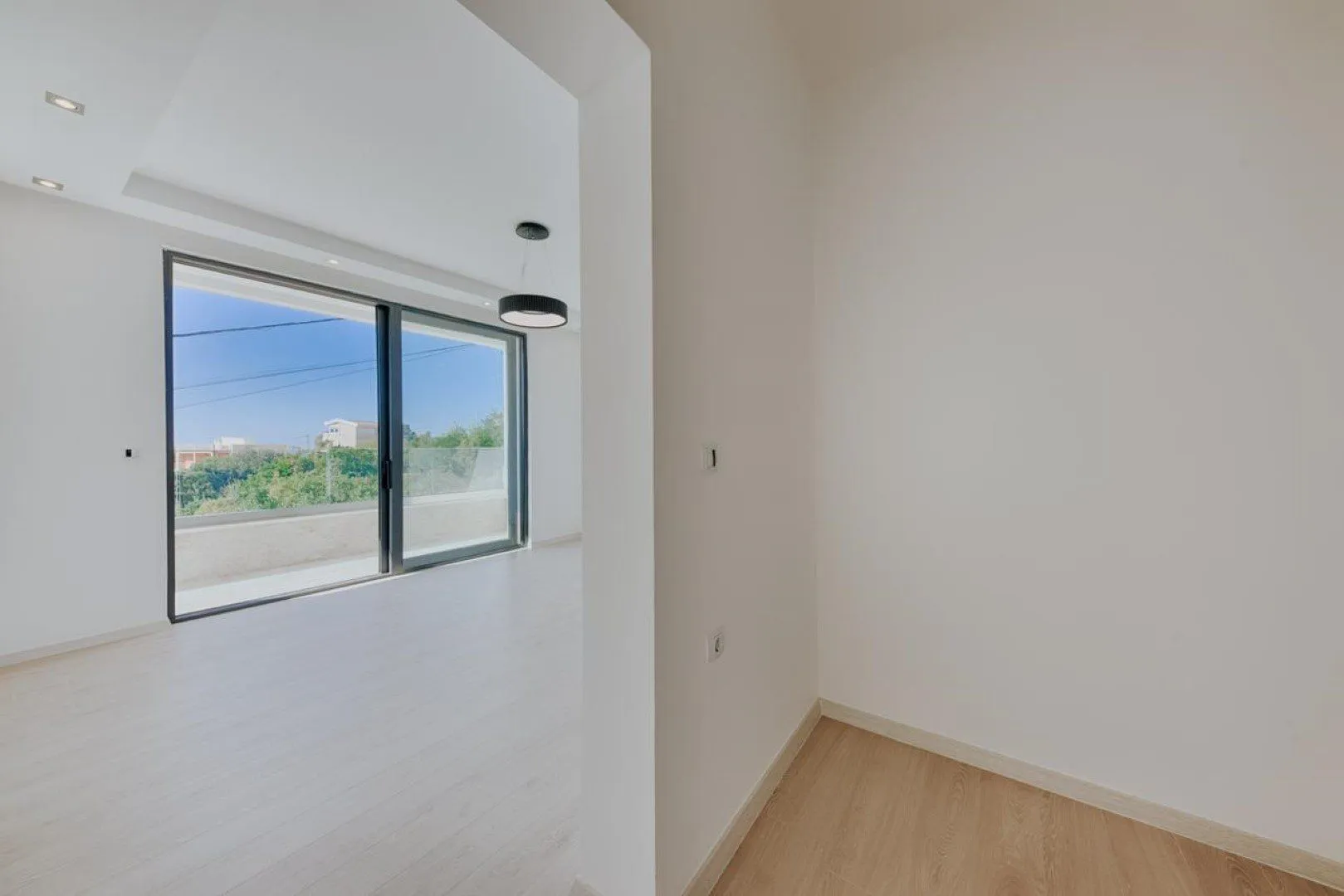 Sale, house, 365m², Utjeha, Bar