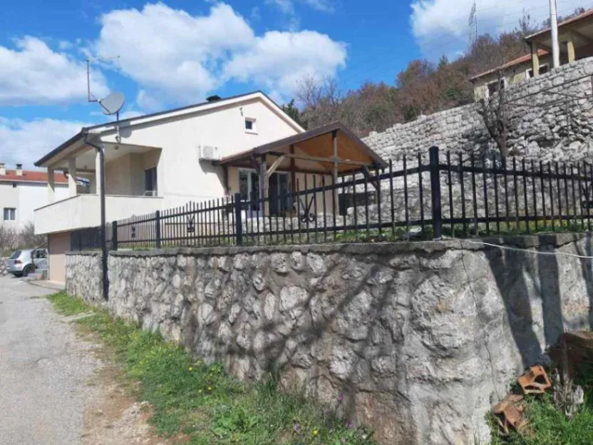 Prodaja, kuća, 160m², Rogami, Podgorica