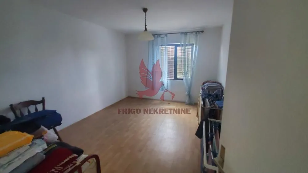 Prodaja, kuća, 280m², Centar, Topola