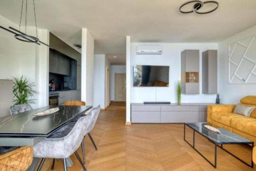 Sale, three bedroom apartment, 90m², Sveti Stefan, Budva