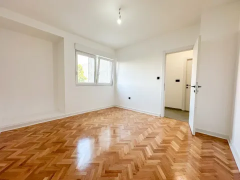 Prodaja, dvosoban stan, 72m², Pobrežje, Podgorica - image 14