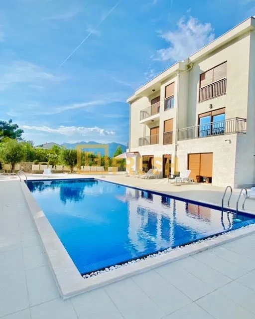 Izdavanje, jednosoban stan, 51m², Tivat, Crna Gora
