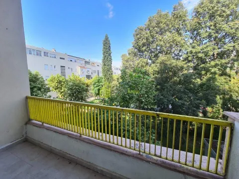 Izdavanje, jednosoban stan, 60m², Centar, Podgorica - image 7