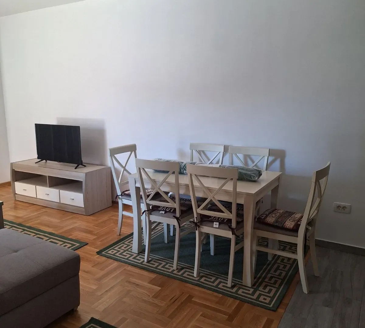 Rent, one bedroom apartment, 54m², Kalimanj, Tivat