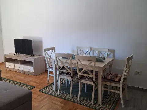 Izdavanje, jednosoban stan, 54m², Kalimanj, Tivat - image 2