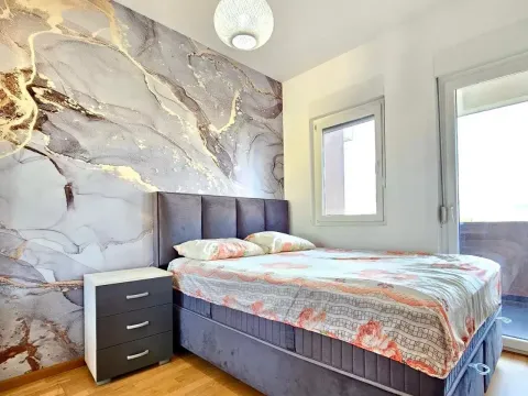 Izdavanje, dvosoban stan, 70m², Pobrežje, Podgorica - image 6