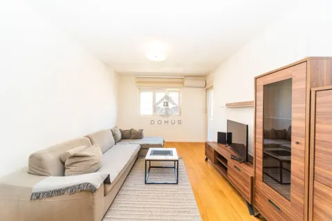 Rent, one bedroom apartment, 50m², Central Point, Podgorica - image 3