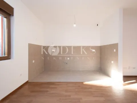 Rent, three bedroom apartment, 81m², Vezirov Most, Podgorica - image 4