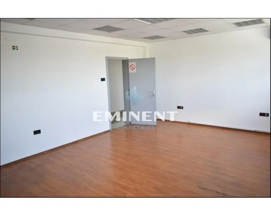 Rent, office space, 216m², Zemun Gornji Grad, Zemun Sve Podlokacije