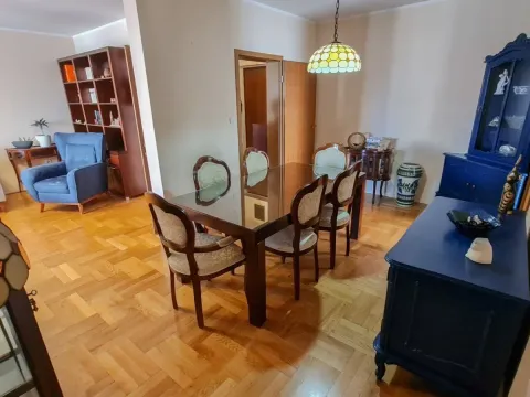 Izdavanje, trosoban stan, 103m², Centar, Bar - image 11