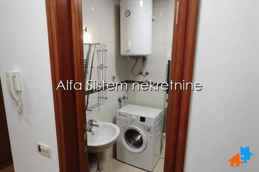 Rent, four bedroom apartment, 120m², Kalenić Pijaca, Vračar Sve Podlokacije