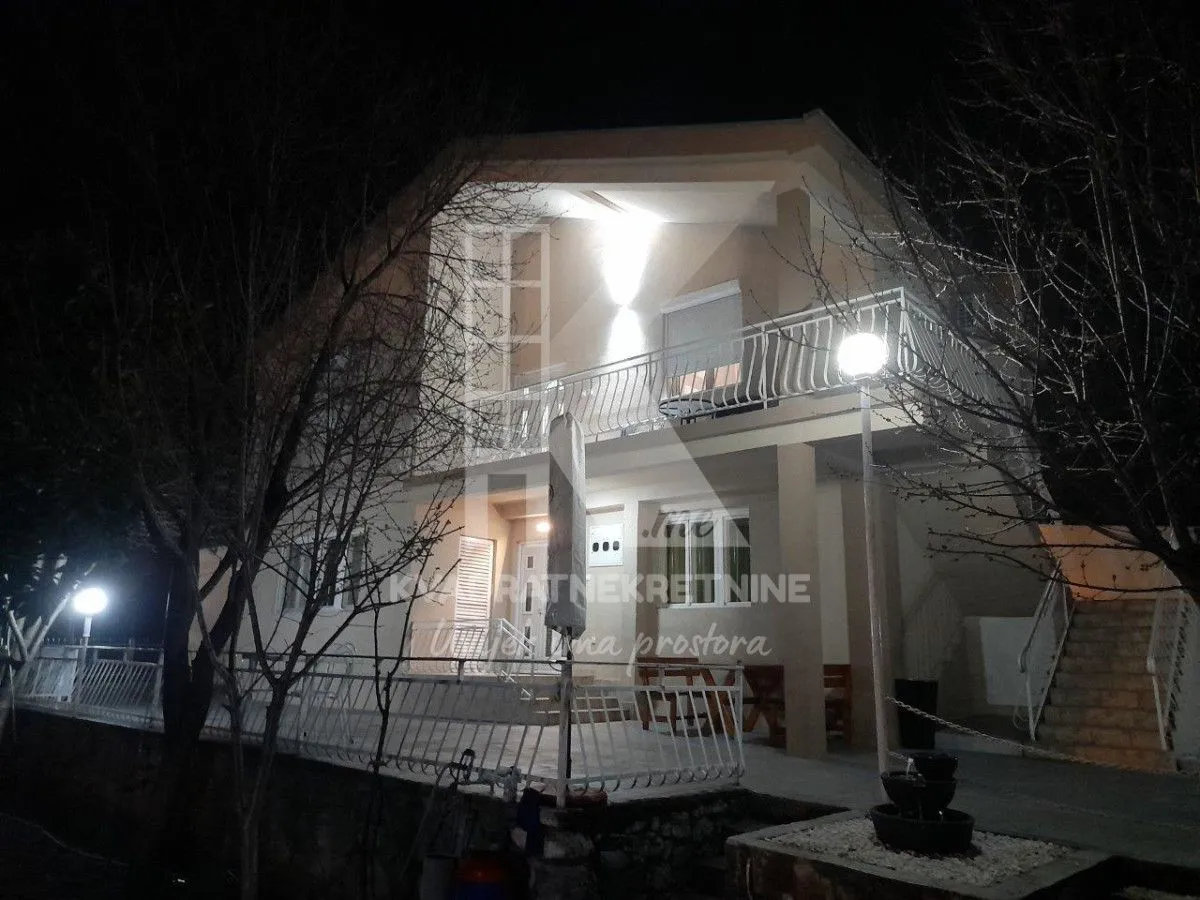 Prodaja, kuća, 190m², Konik, Podgorica