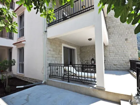 Sale, three bedroom apartment, 150m², Risan, Kotor - image 12