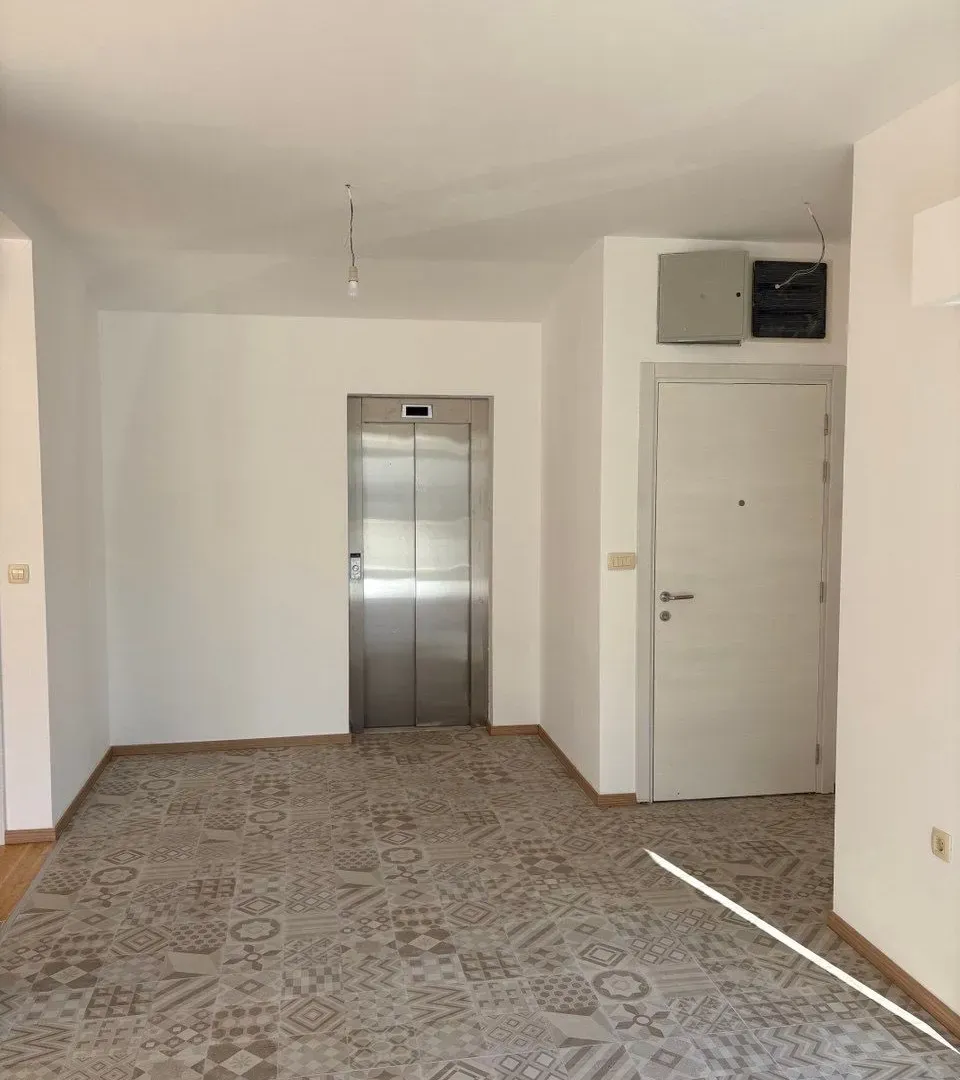 Sale, three bedroom apartment, 171m², Petrovac, Budva